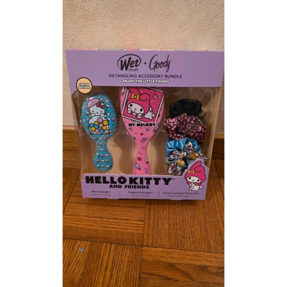 Limited Edit Hello Kitty & Freinds Wet Brush + Goody Detangling Accessory Bundle